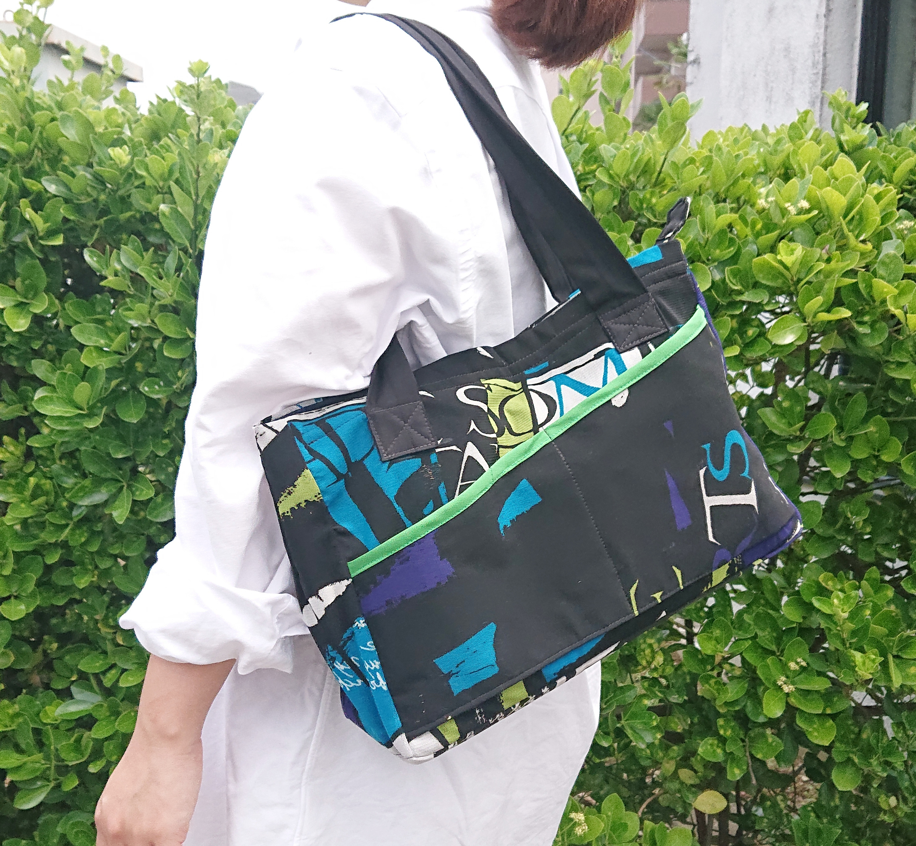 【オリジナルバッグ】収納力たっぷり。英字柄トートバッグ　MM07