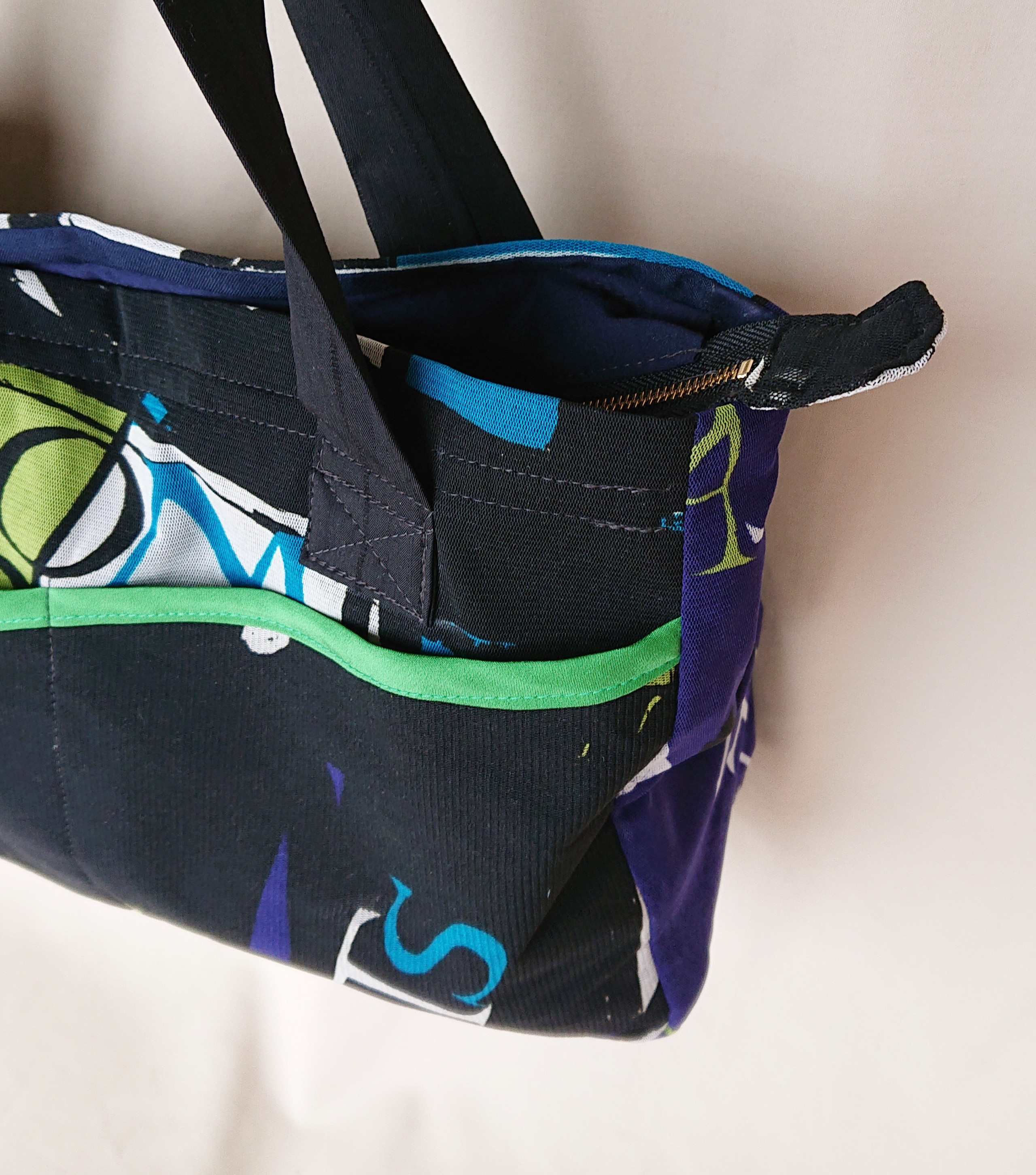 【オリジナルバッグ】収納力たっぷり。英字柄トートバッグ　MM07