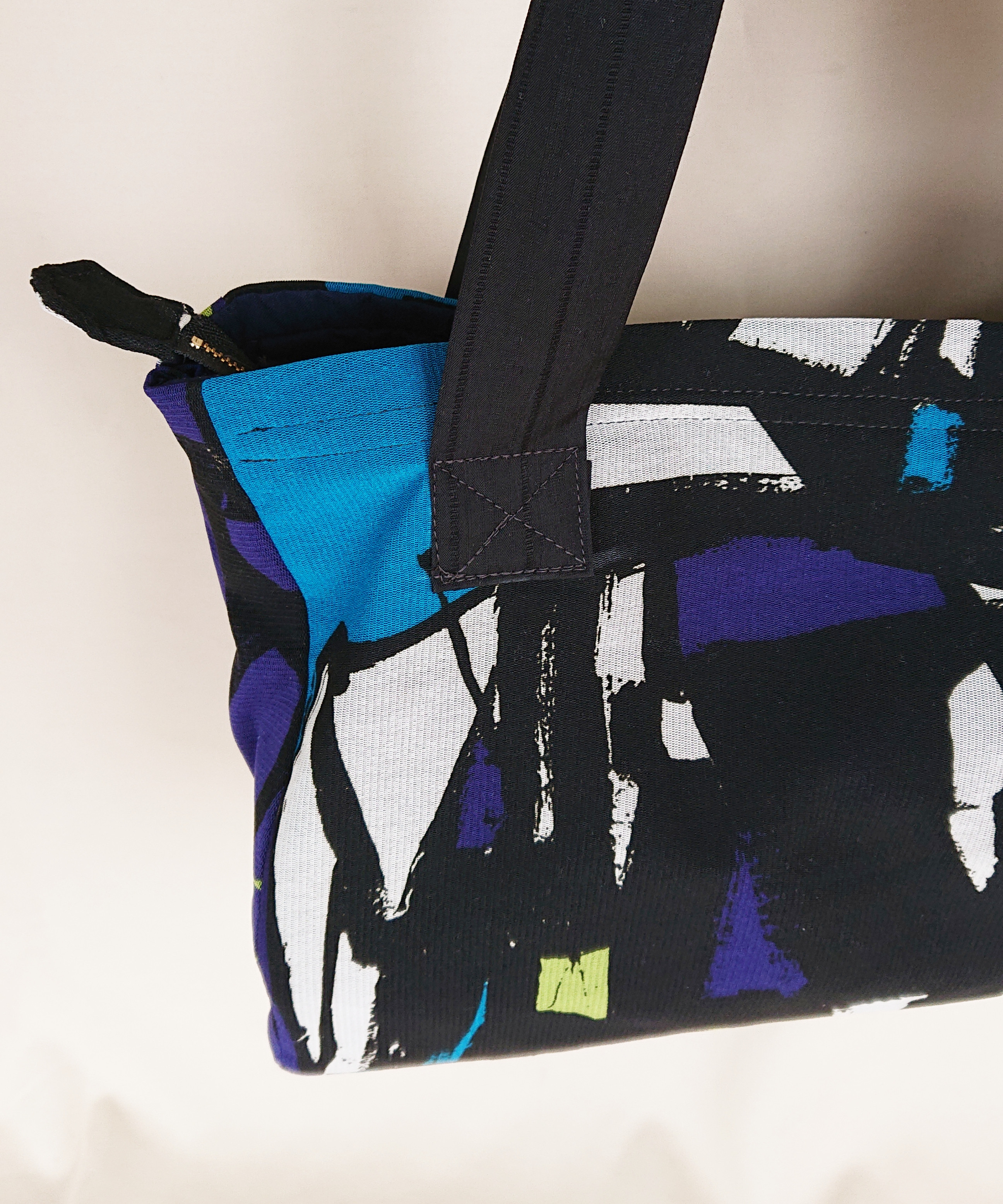 【オリジナルバッグ】収納力たっぷり。英字柄トートバッグ　MM07