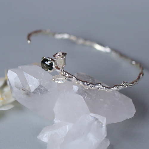 ブラック・スターシルバー製バングル