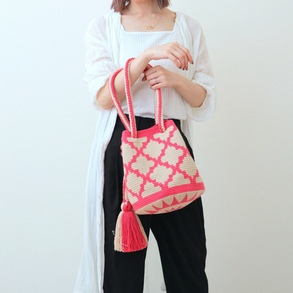 2WAY ワユーバッグ "LATTICE" ピンク ショルダーバッグ 巾着バッグ 手編みバッグ クロッシェバッグ 1枚目の画像