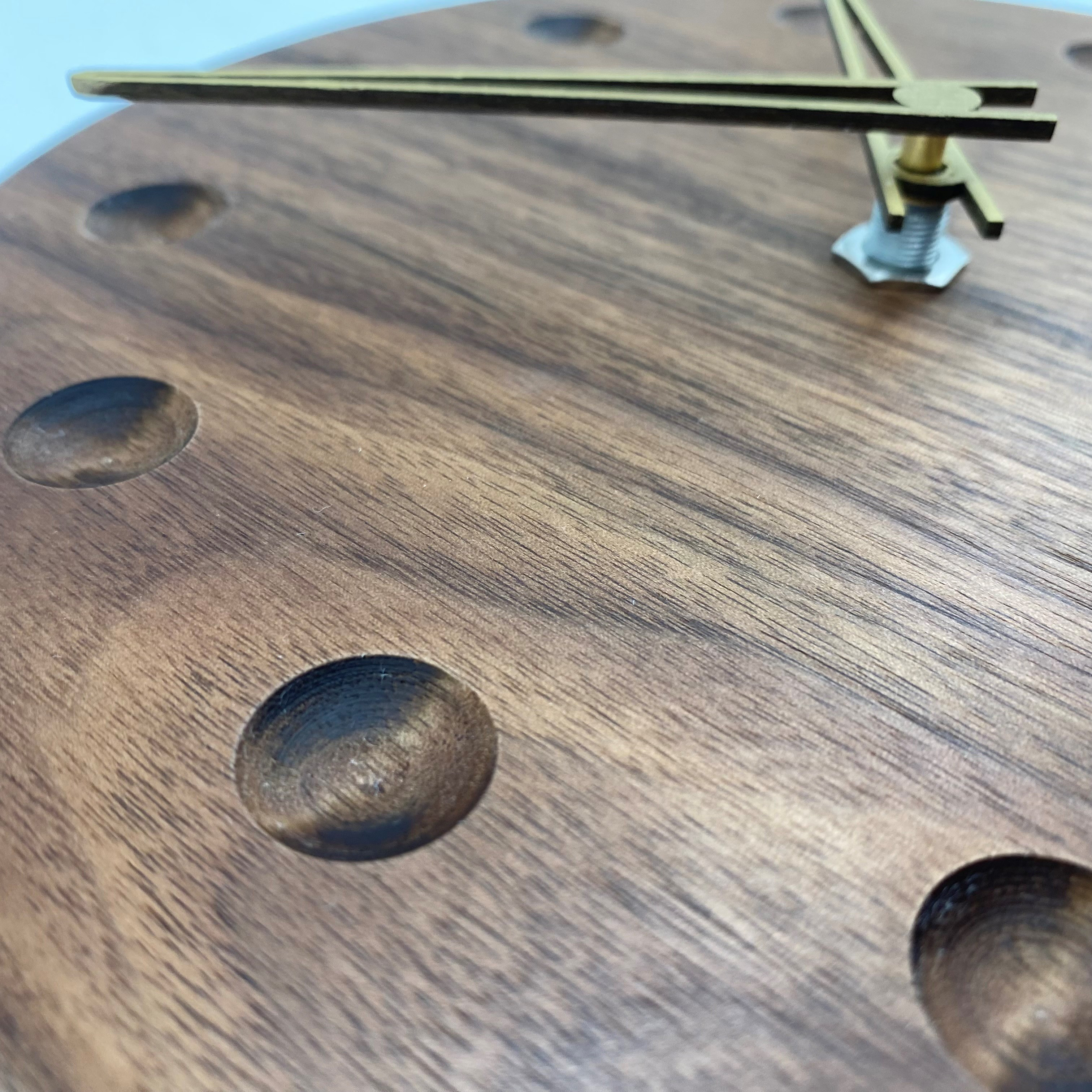 ディンプル時計★天然無垢材★ウォルナット★リビング★ギフト★開店祝い★還暦祝い★木製掛け時計