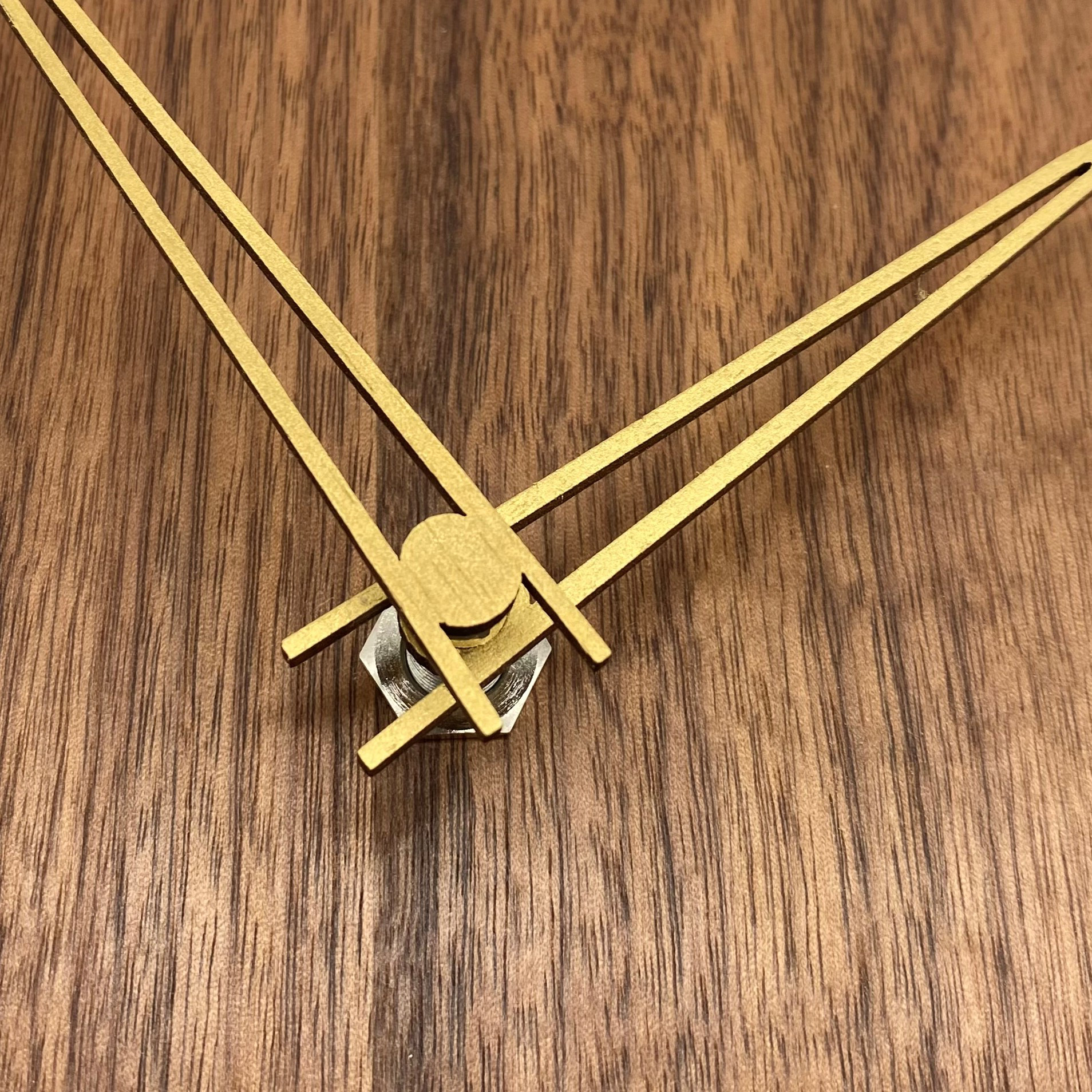 ディンプル時計★天然無垢材★ウォルナット★リビング★ギフト★開店祝い★還暦祝い★木製掛け時計