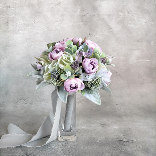 くすみパープルローズとラムズイヤーのラウンドブーケ ブライダル  
