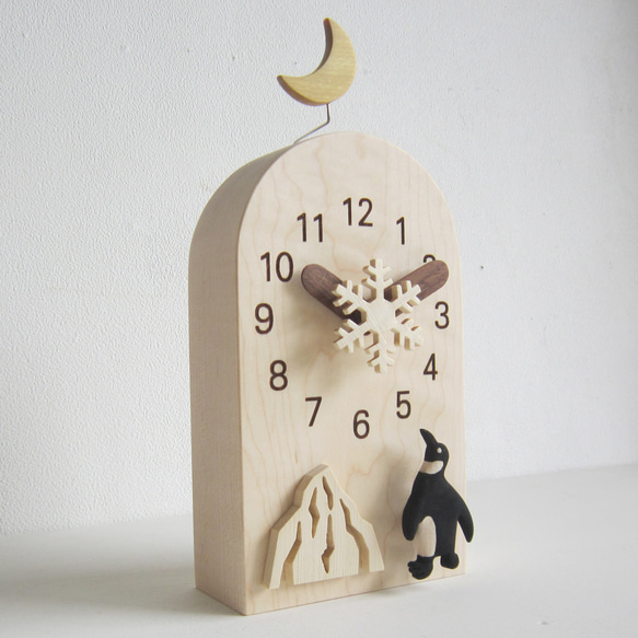 ペンギン君の夏の思い出　振り子卓上時計 3枚目の画像