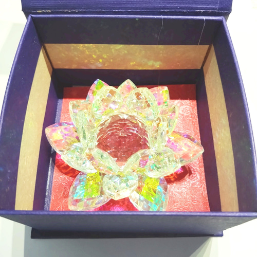 クリスタル サンキャッチャー 蓮の花 オーロラ レインボー
