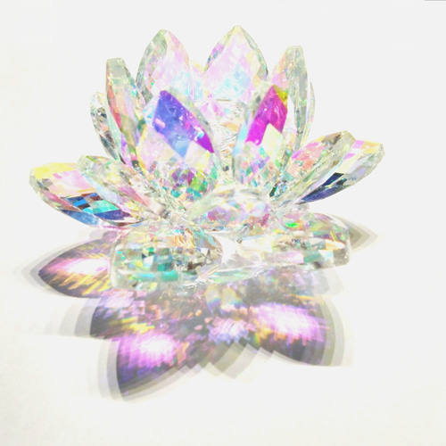 サンキャッチャー♡ハンドメイド「透明ダリアとオーロラフラワー❁⃘*.゜ 」 クリスタル サンキャッチャー 蓮の花 オーロラ レインボー オブジェ