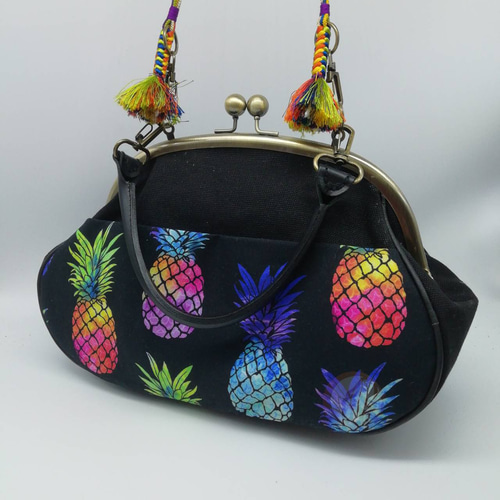 オリジナルハンドメイド　カラフルパイナップル カラフルパイナップル 2way がま口ショルダーバッグ ハワイアン