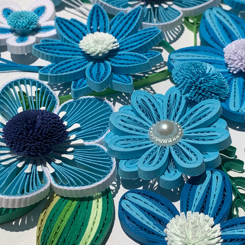 ペーパークイリング　ブルーのお花プレート ペーパークイリングブルーのお花プレート