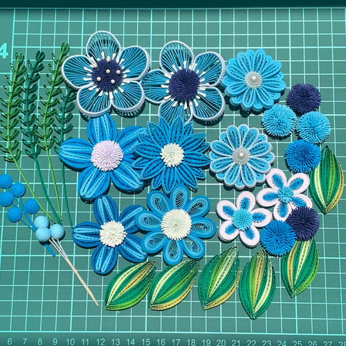 ペーパークイリング　ブルーのお花プレート ペーパークイリング ブルーのお花プレート ペーパークイリング ブルー
