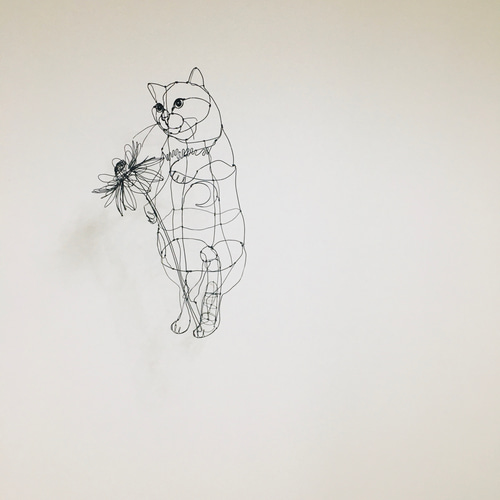 ワイヤーアート ワイヤークラフト 蓮の花を抱くねこ 立体・オブジェ