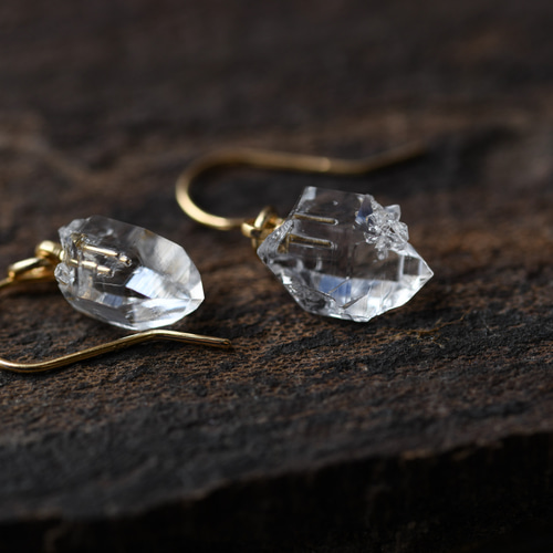 010 Raindrop Collection】 カラーラ産ダイヤモンドクォーツ (水晶 
