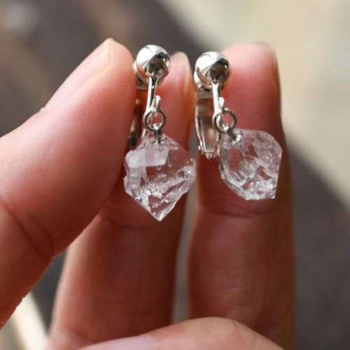 012 Raindrop Collection】 カラーラ産ダイヤモンドクォーツ (水晶 