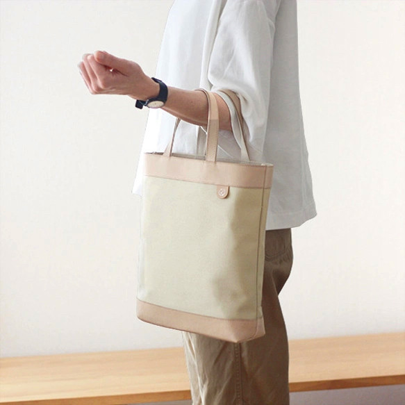 革と帆布のA4が入る軽量トート アイボリー×ナチュラル