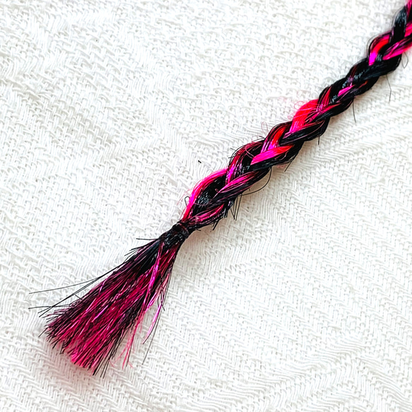【ヘアピンタイプ】ワンポイント三つ編み付け毛　ピンクと黒　 5枚目の画像