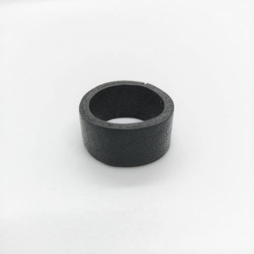 タンニンレザーのレザーリング（ブラック） 指輪・リング 靴工房haq