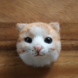 猫のブローチ　羊毛フェルト 2枚目の画像