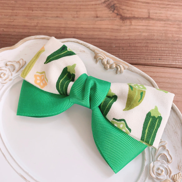 オクラ リボンヘアアクセサリー バレッタ ポニーフック クリップ リボンゴム 個性的 グリーン 1枚目の画像