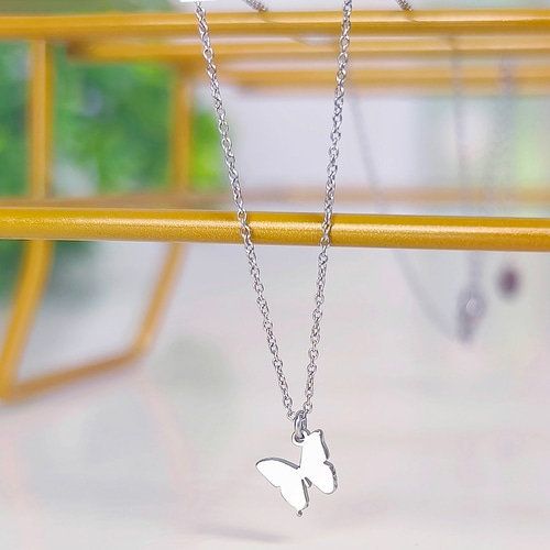 美品☆LKサロン　Babyバタフライネックレス　YG ベビバタ 美品☆LKサロン Babyバタフライネックレス YG ベビバタ