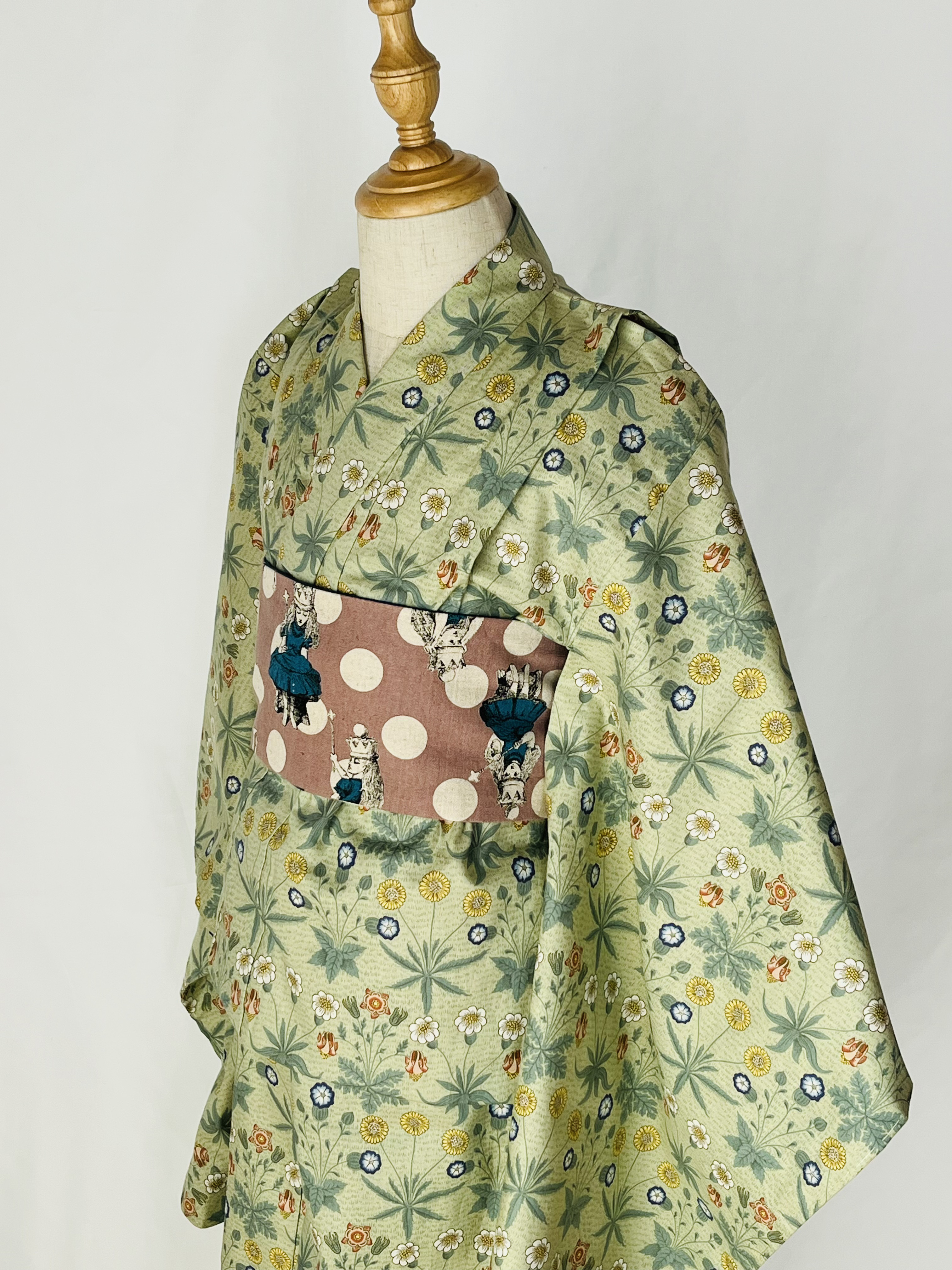 【再値下げしました！】ウィリアム・モリスの生地を使用した子供用浴衣  120サイズ    肩上げ、腰上げ無料でいたします 10,640円