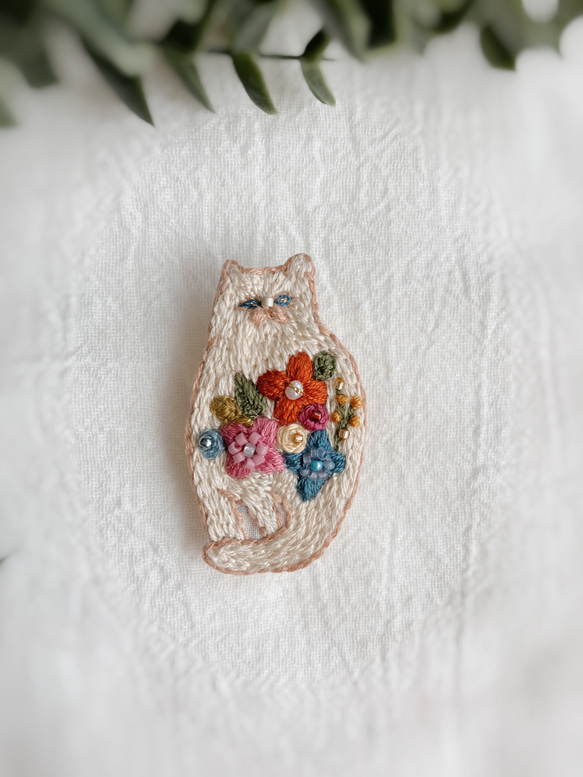 猫とお花の刺繍ポーチ✩.*˚黄昏子にゃんこ 猫とお花の刺繍ポーチ✩.*˚黄昏子にゃんこ