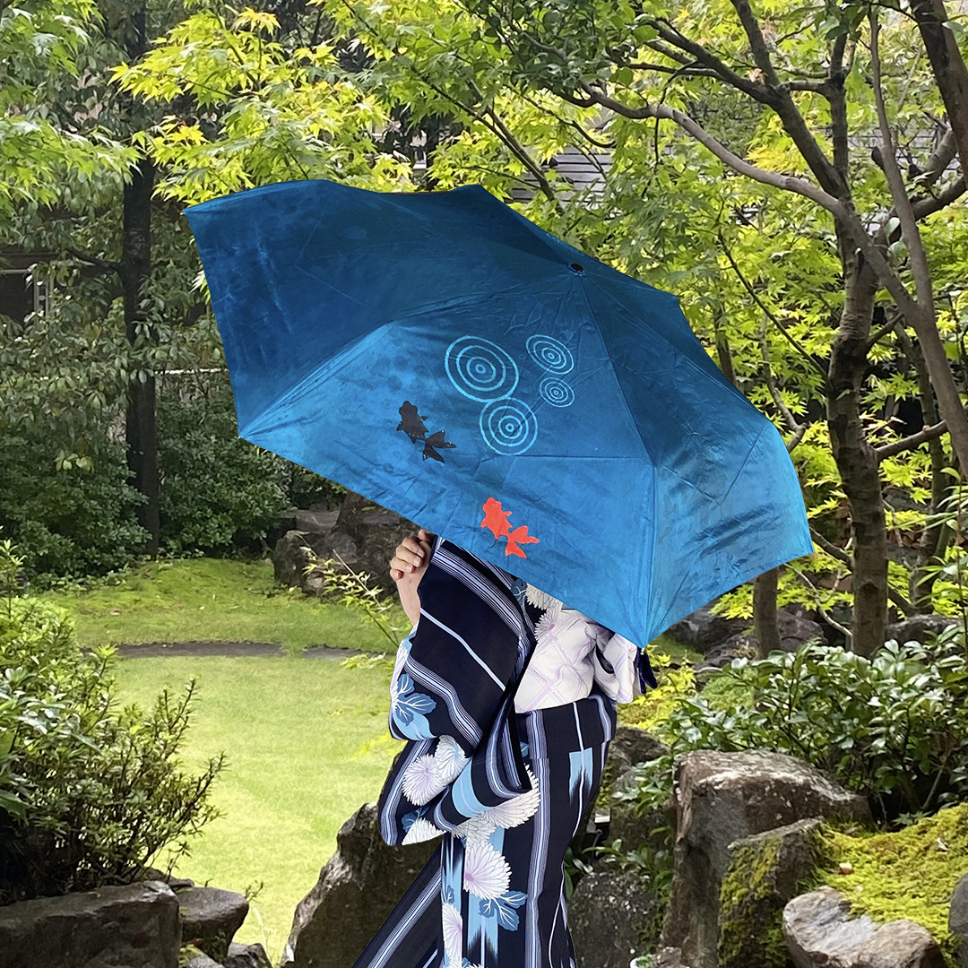 UVカット 折畳 竹傘 金魚 ブルー 置き傘 紫外線99.9%カット 晴雨兼用 金魚 折畳 UVカット 紫外線99.9%カット 竹傘 置き傘 ブルー 晴雨兼用