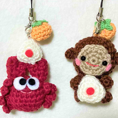 仲良しサルくんとカニさん あみぐるみ ストラップ あみぐるみ yumira