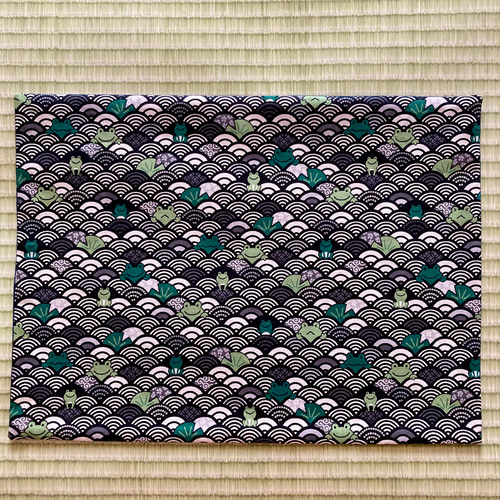 30×40 ランチマット 和柄 青海波カエル（ブラック） ランチョン
