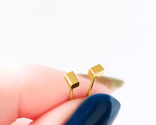 小さいピアス ミニピアス 小さめ シンプル キューブ ボックス