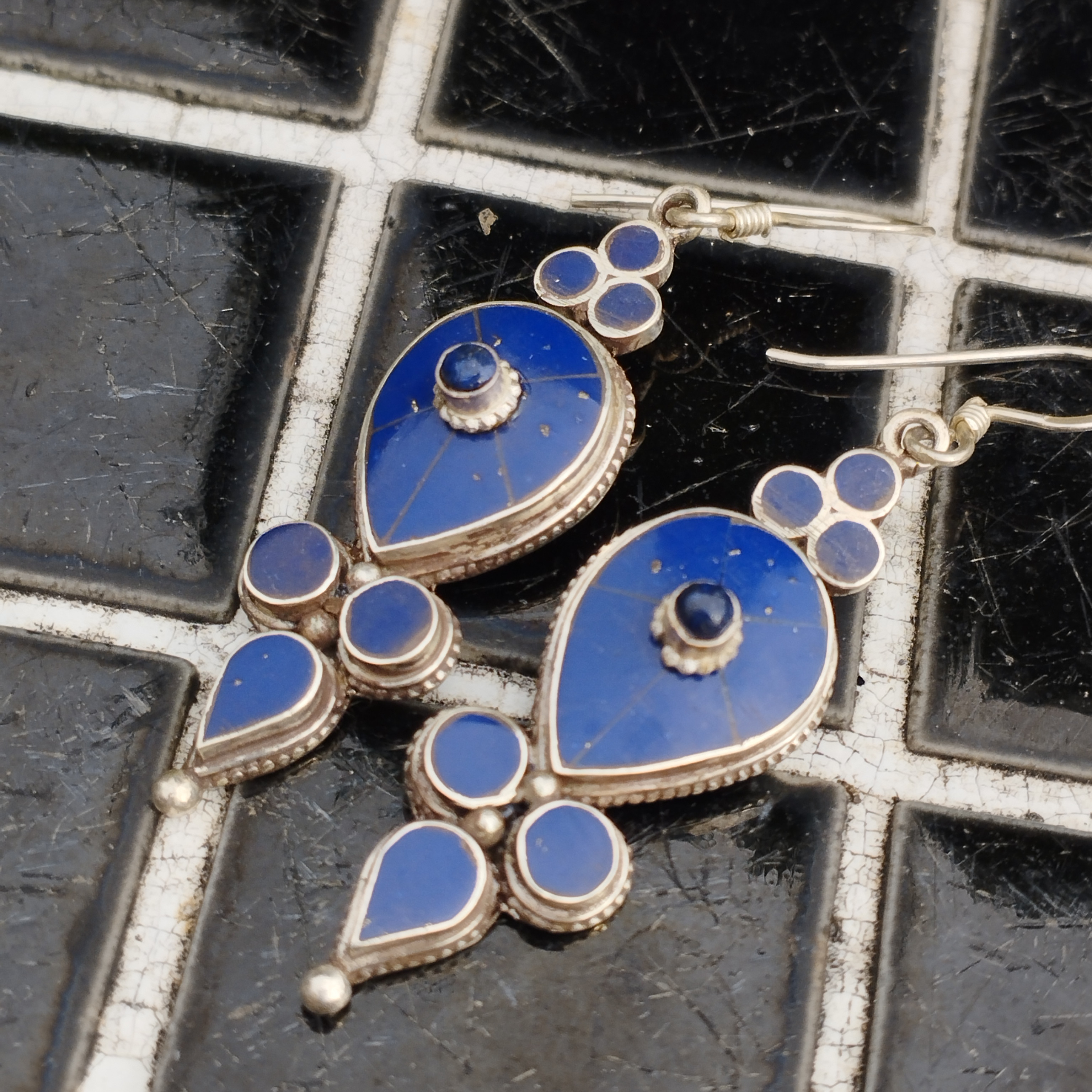 シルバーアクセサリー　P-6 天然石ピアス(ラピスラズリとオニキス)