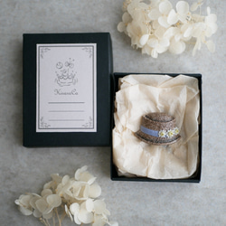 【数量限定カラー】マトリカリアのカンカン帽のブローチ(アンティークラベンダー) 5枚目の画像