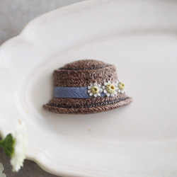 【数量限定カラー】マトリカリアのカンカン帽のブローチ(アンティークラベンダー) 3枚目の画像