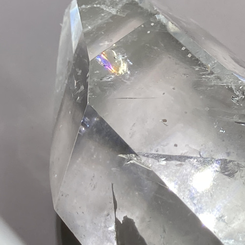 ホワイトファントム✨ キャルコパライト（黄銅鉱）入り　クリスタル　レインボー ホワイトファントム✨ キャルコパライト（黄銅鉱）入り クリスタル