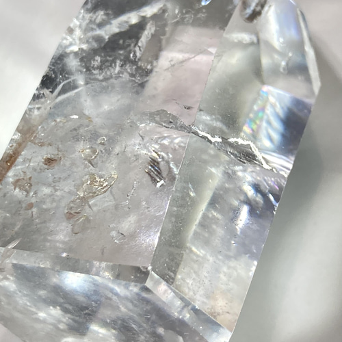 ホワイトファントム✨ キャルコパライト（黄銅鉱）入り クリスタル