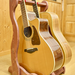 【24時間以内に発送】手作り木工　木製ギタースタンド （ワインレッド） ２本掛け 1枚目の画像