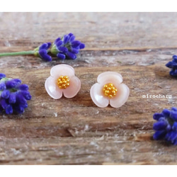 {14Kgf} ピンクシェルのビオラピアス Small  *Viola Flower* 6枚目の画像