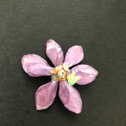 輝く多花びらの紫陽花のピアス・イアリング ドライフラワーを使用、レジン作品 2枚目の画像