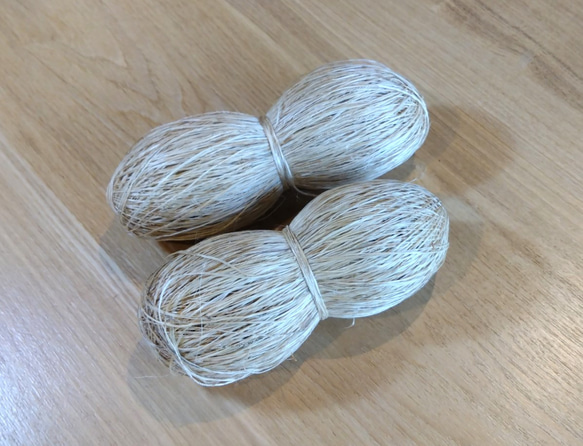 大麻細糸　自然素材　植物繊維　無撚り糸　無撚り繊維　ナチュラルカラー　ナチュラル 1枚目の画像