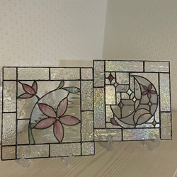 可憐なピンクの花びらが輝くステンドグラスパネル その他インテリア