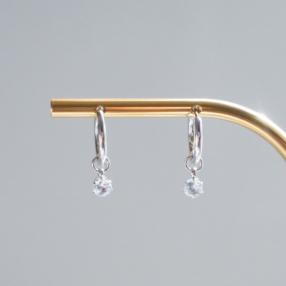 アクアマリンのフープピアス/イヤリング 7月誕生石 サージカルステンレス　金属アレルギー対応　ゴールド　シルバー　天然石 1枚目の画像