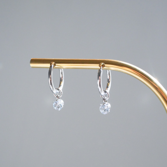 アクアマリンのフープピアス/イヤリング 7月誕生石 サージカルステンレス　金属アレルギー対応　ゴールド　シルバー　天然石 5枚目の画像