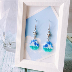 シマエナガのガラスドーム ピアス イヤリング 冬 ハーバリウム 雪 結晶