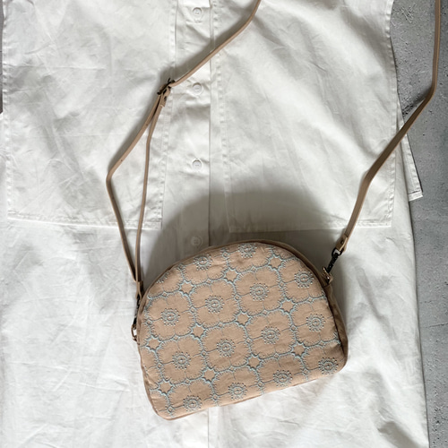 ⚮̈ミナペルホネンanemone light beige まるっこポシェット