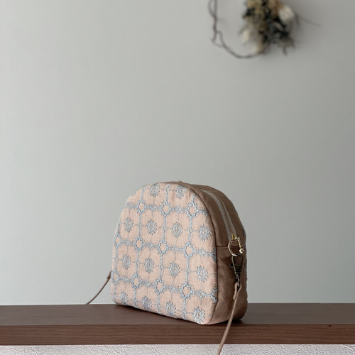 ⚮̈ミナペルホネンanemone beige まるっこポシェットさん