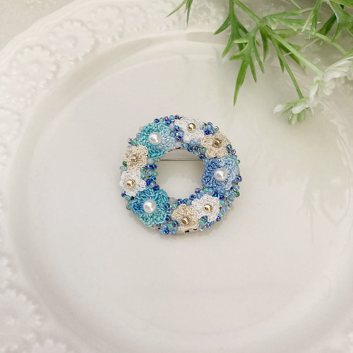 ミニリース。o○ハンドメイド雑貨　レースのリース　エクリュとベビーブルーレース ミニリース。o○ハンドメイド雑貨レースのリースエクリュと