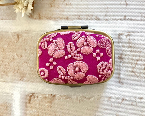 小物入れ、ピルケース（ミナペルホネン生地使用・ハンドメイド
