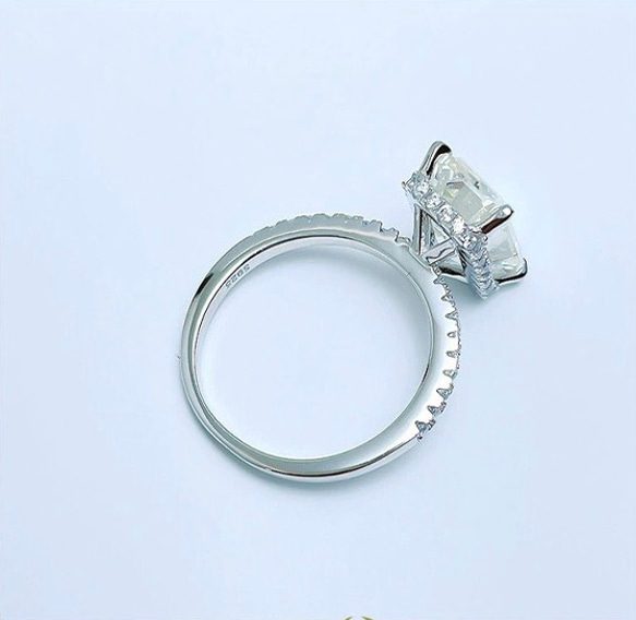 長方形 高炭素ダイヤモンド キラキラ ゴージャス リング ホワイト 白  指輪 細い シンプル 普段使い エレガント 6枚目の画像