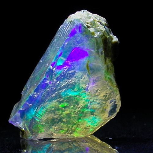 ☆ギラギラ遊色☆オパールの原石☆2.00ct/13.9mm☆天然石蛋白石