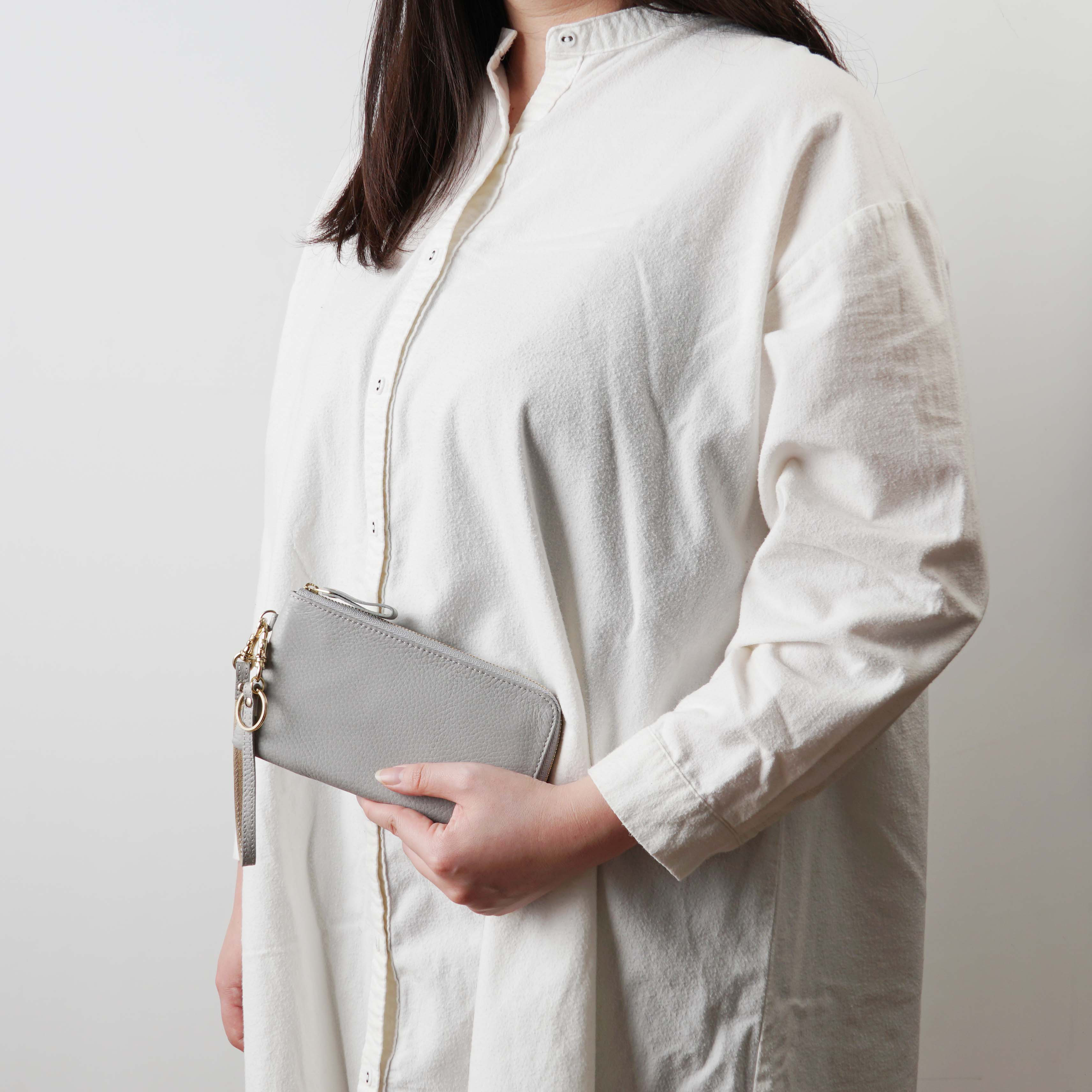 一万円札ぴったり！スマホが入る ストラップ付 L字ファスナー薄型長財布 シュリンク MJ6124