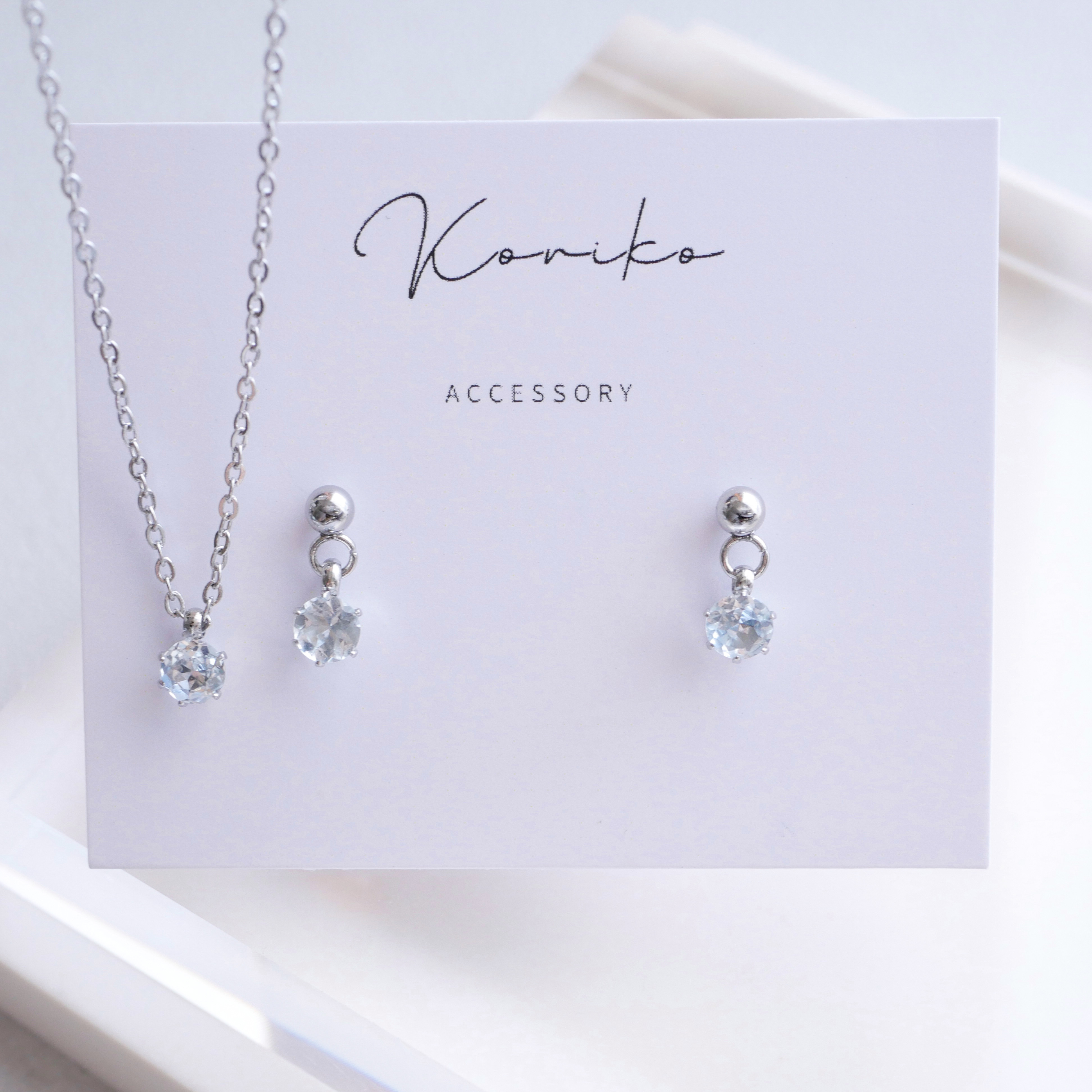 アクアマリンの一粒揺れるピアスとネックレスの2点セット 3月誕生石 天然石　サージカルステンレス　金アレ対応　プレゼント